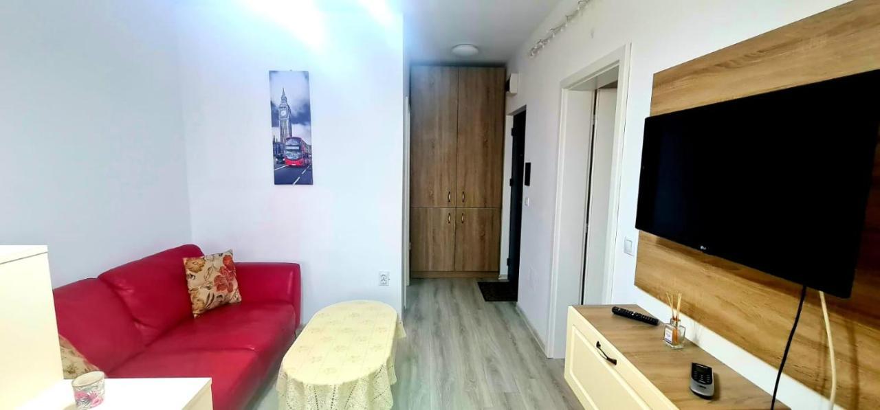 Elyse Comfortable Apartment Close To Palas Mall 雅西 外观 照片
